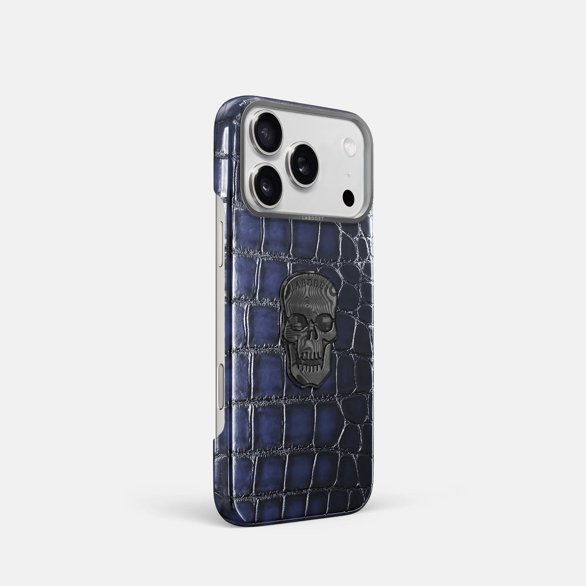 Classic Case With Carbon Skull For iPhone 18 Pro In Patina Alligator -2 | Havana-Blue-Steel