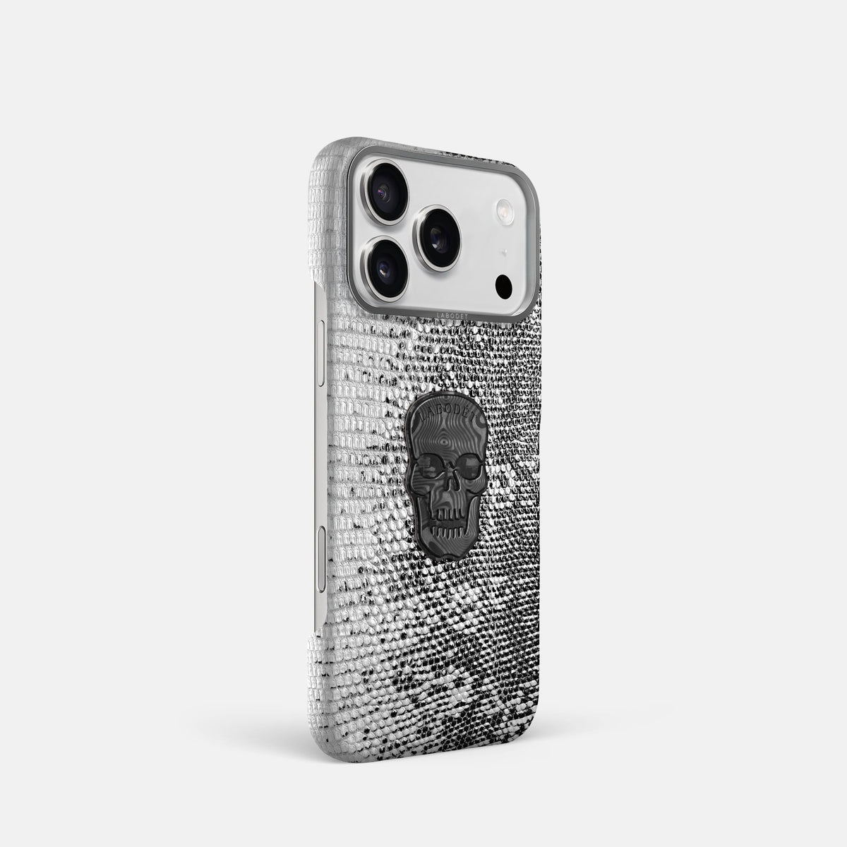 Classic Case With Carbon Skull For iPhone 18 Pro In Himalayan Lizard -2 | Dark-Steel