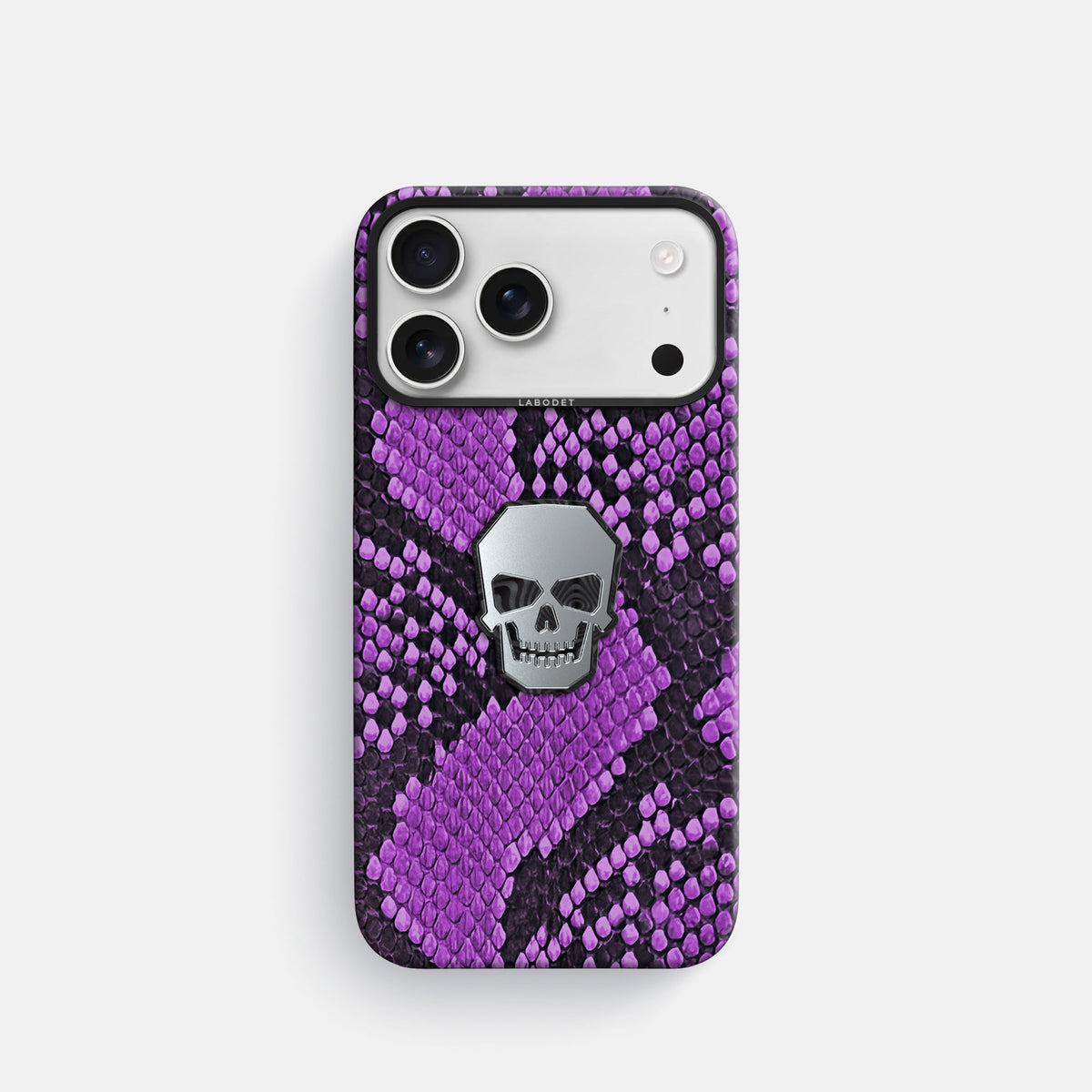 Classic Case With Titanium Skull For iPhone 18 Pro In Deluxe Python -1 | Purple-Black