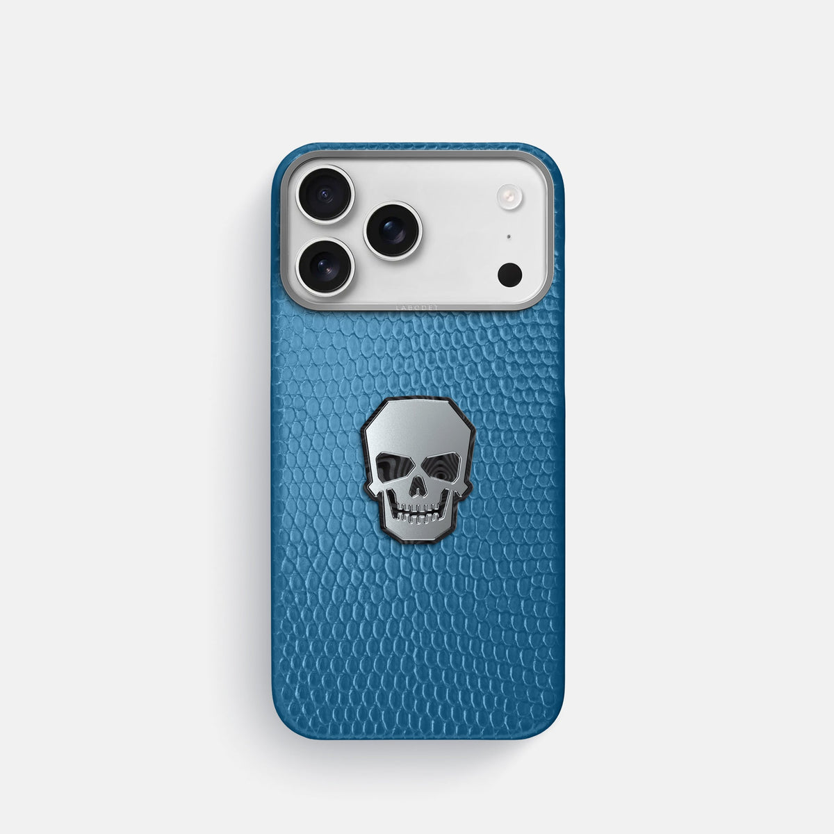 Classic Case With Titanium Skull For iPhone 18 Pro In Lizard -1 | Blue-Steel