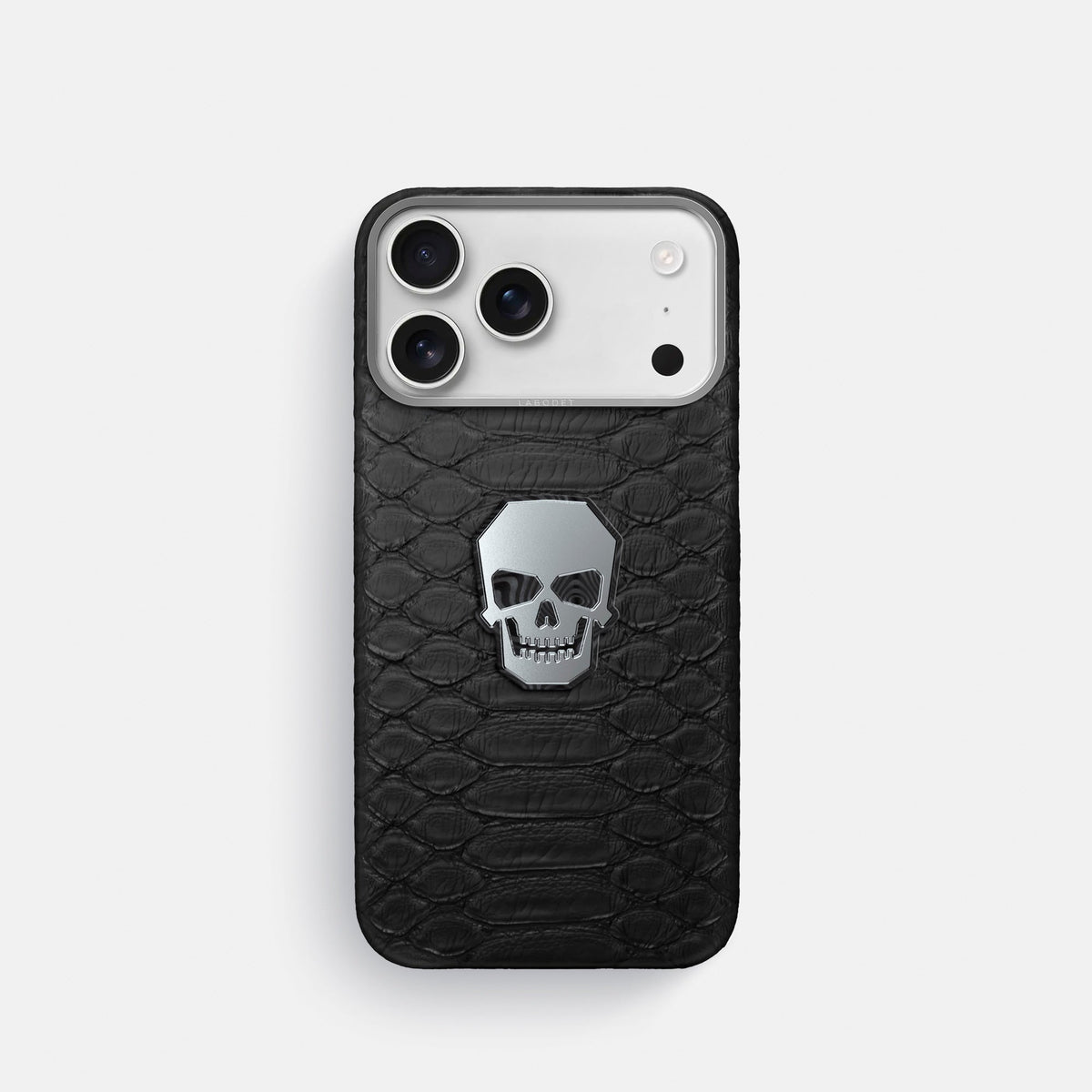 Classic Case With Titanium Skull For iPhone 18 Pro In Python -1 | Black-Steel