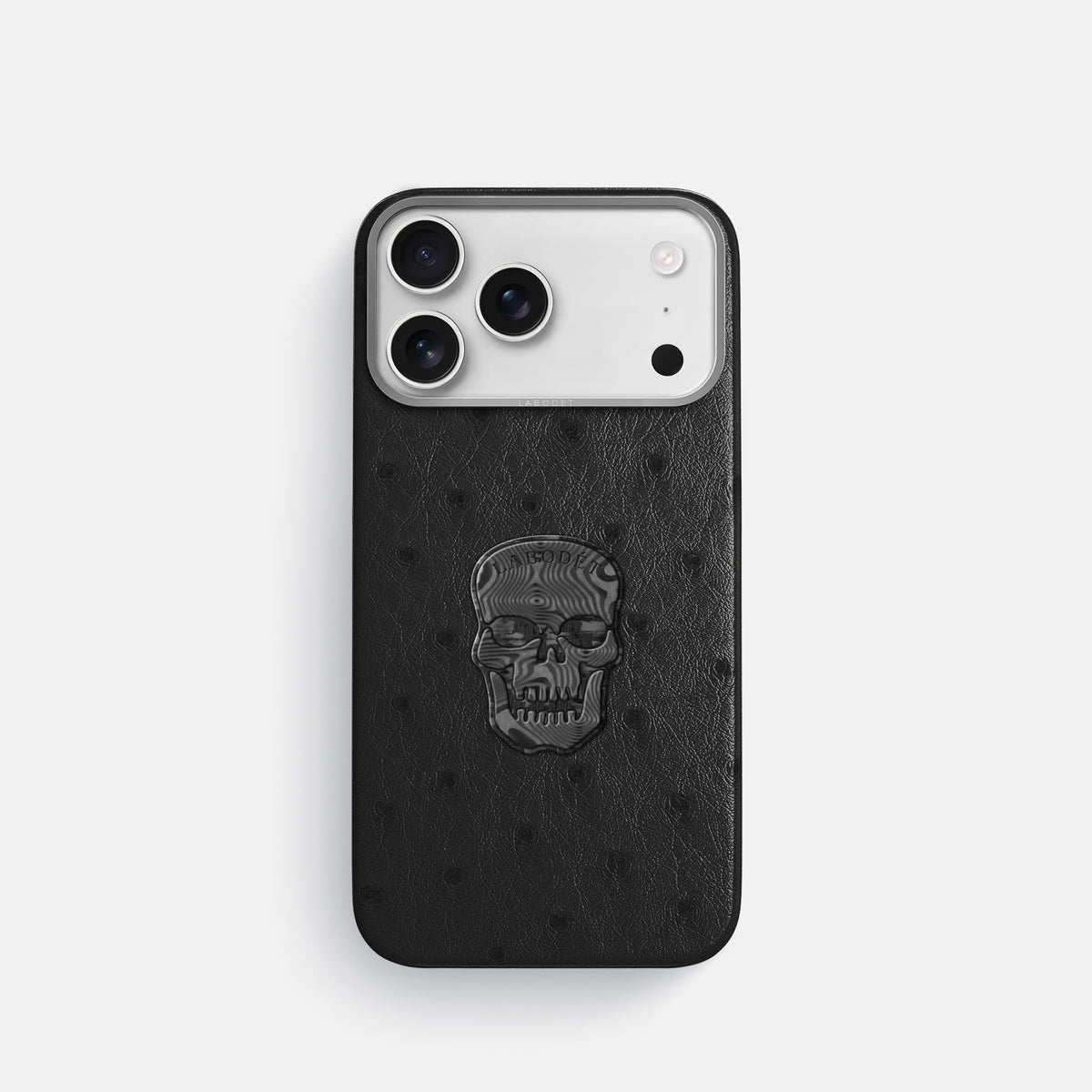 Classic Case With Carbon Skull For iPhone 17 Pro In Ostrich -1 | Black-Steel