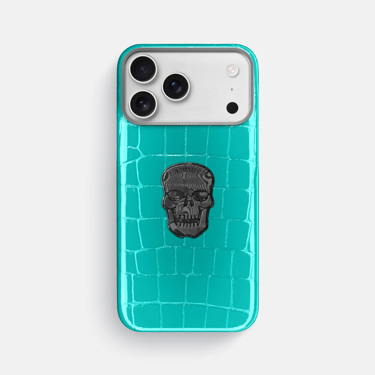Classic Case With Carbon Skull For iPhone 18 Pro Max In Shiny Alligator -1 | Mint-Steel
