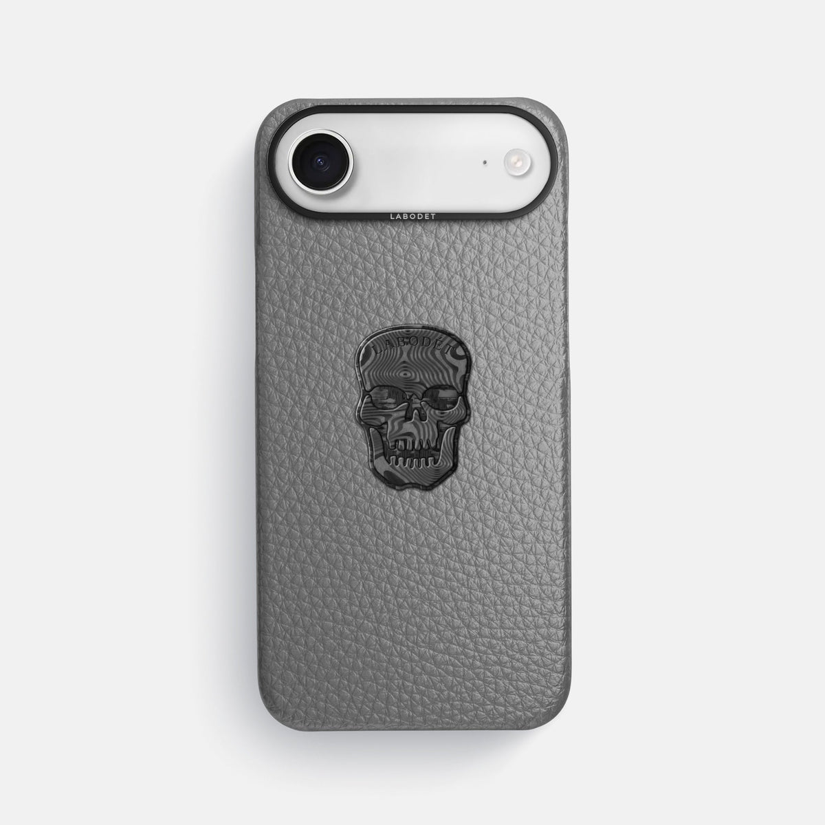 Classic Case With Carbon Skull For iPhone 17 Air In Calf