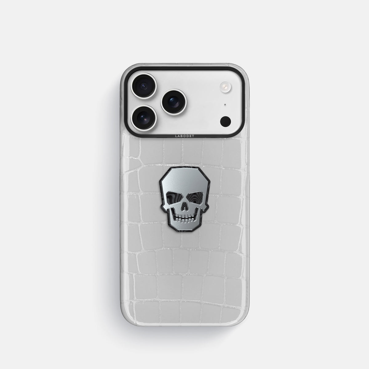 Classic Case With Titanium Skull For iPhone 17 Pro In Shiny Alligator -1 | White-Black