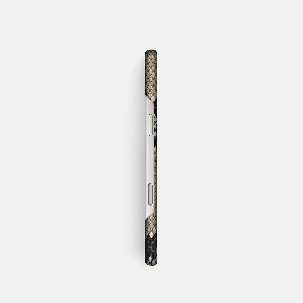 Slim Case For iPhone 17 Pro In Deluxe Python -3 | Savannah