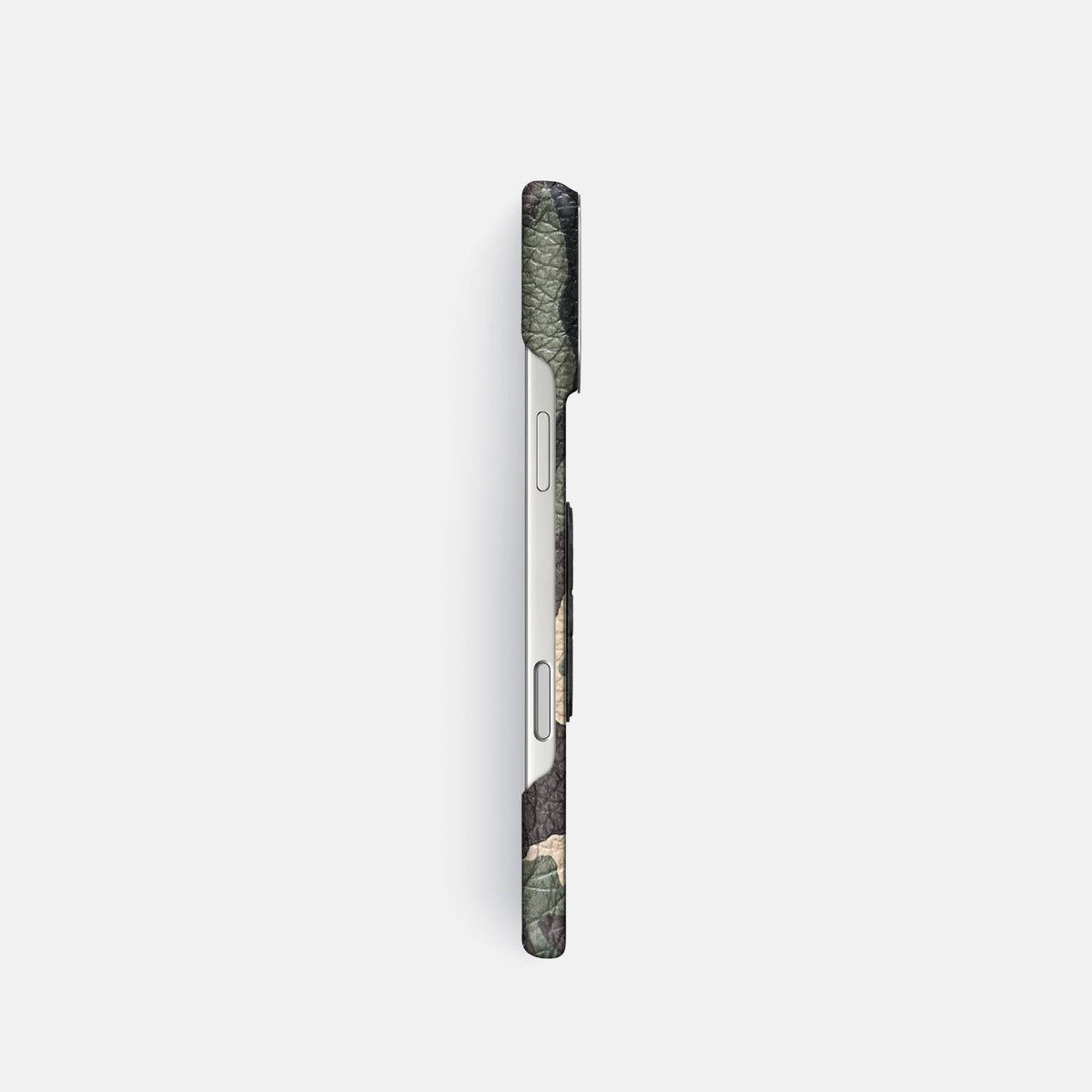 Classic Case With Carbon Skull For iPhone 18 Pro In Calf -3 | Camouflage-Steel