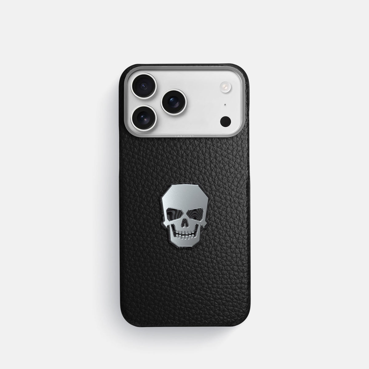 Classic Case With Titanium Skull For iPhone 18 Pro In Calf -1 | Black-Steel