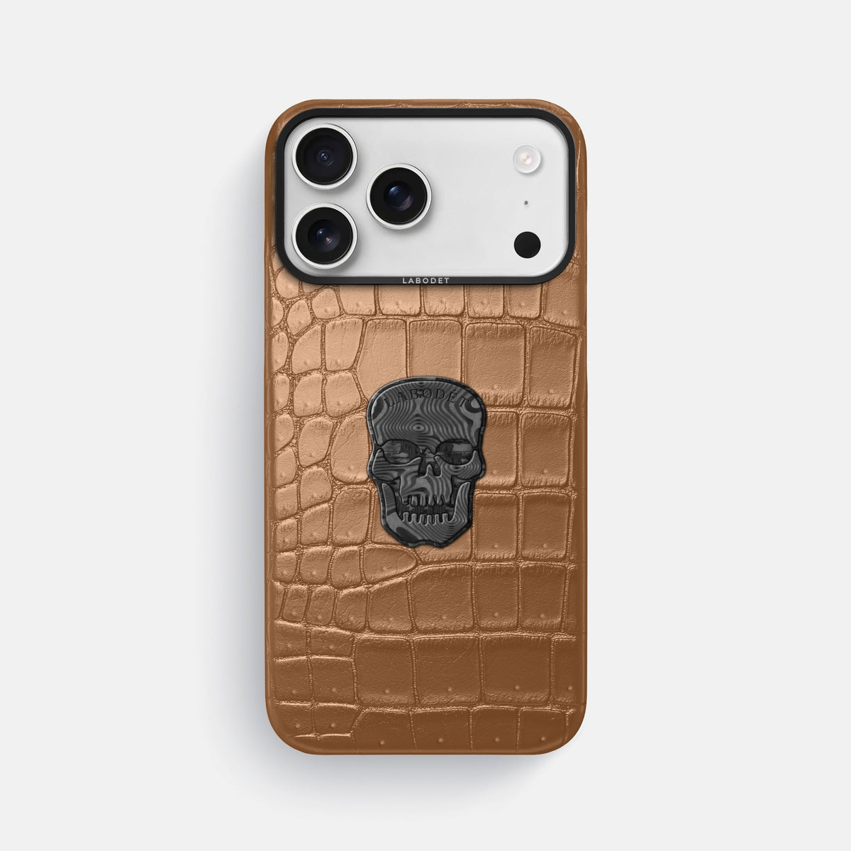 Classic Case With Carbon Skull For iPhone 18 Pro Max In Porosus Crocodile -1 | Milk-Chocolate-Black