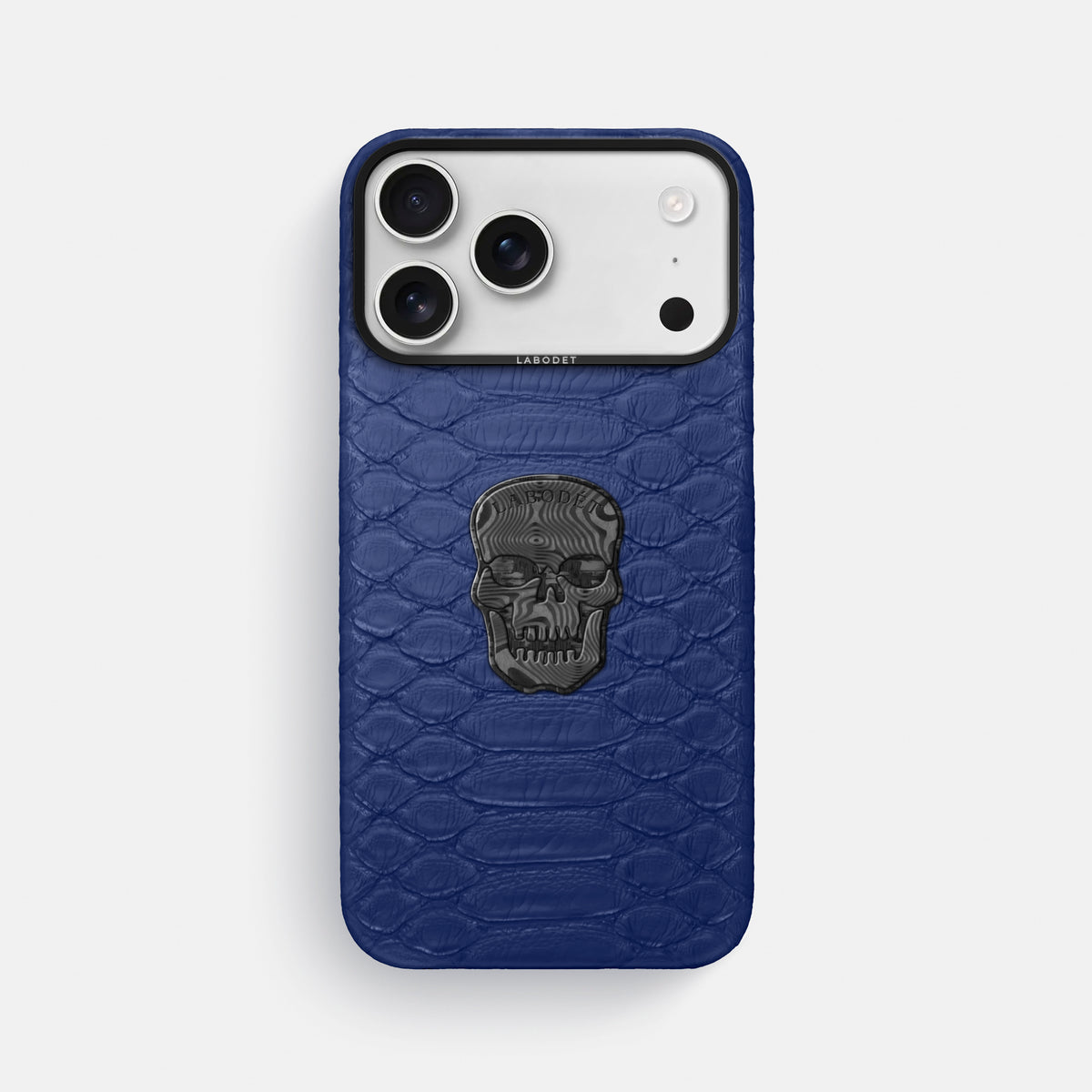 Classic Case With Carbon Skull For iPhone 17 Pro Max In Python -1 | Royal-Blue-Black