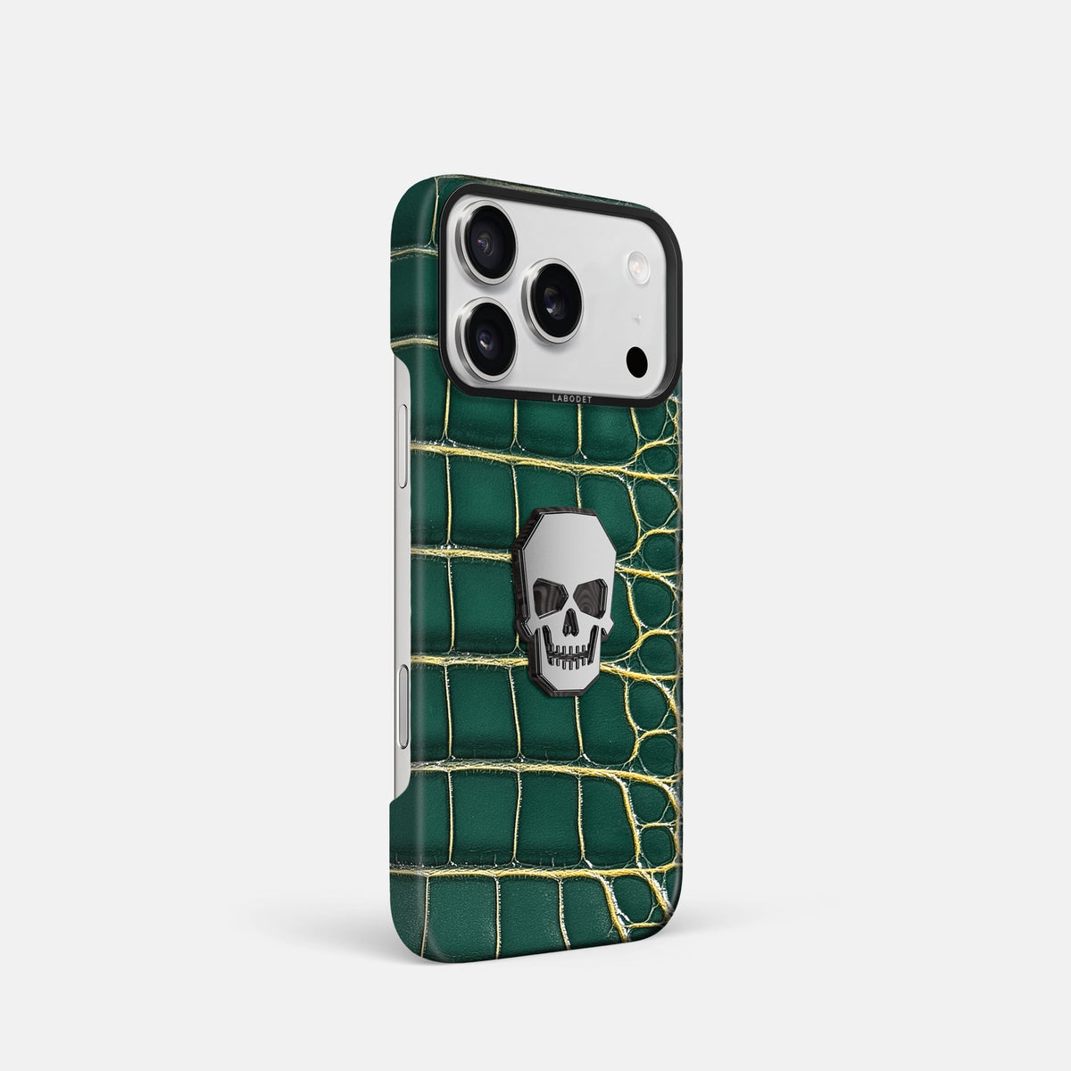 Classic Case With Titanium Skull For iPhone 18 Pro In Patina Alligator -2 | Cambridge-Black