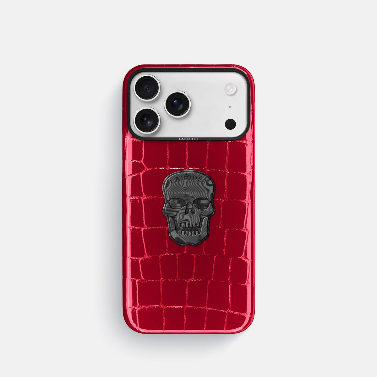 Classic Case With Carbon Skull For iPhone 18 Pro In Shiny Alligator -1 | Cherry-Black