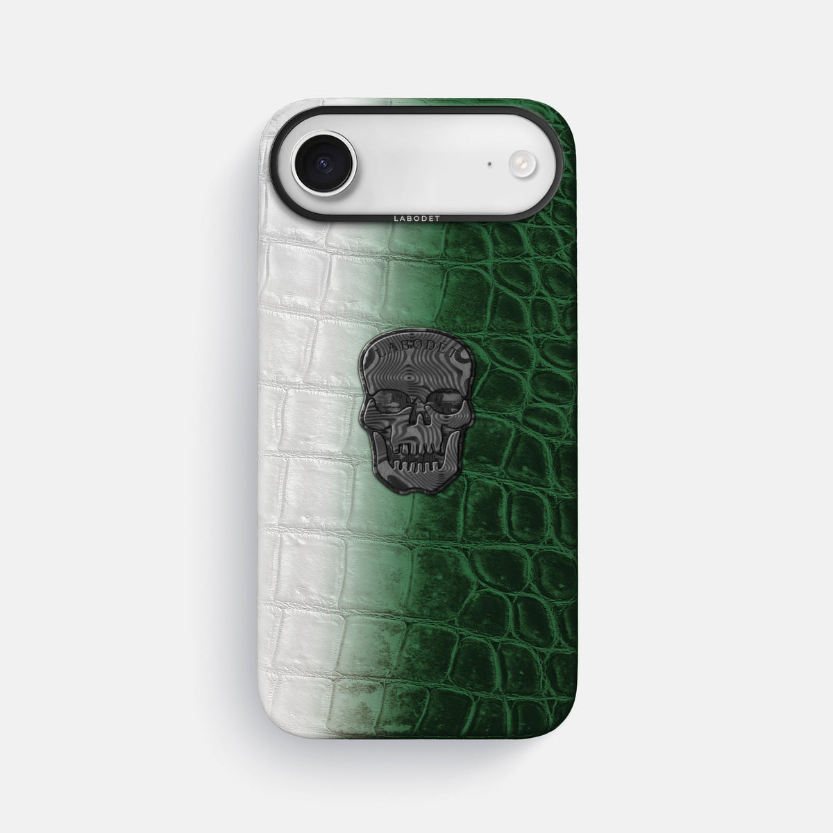 Classic Case With Carbon Skull For iPhone 17 Air In Himalayan Crocodile