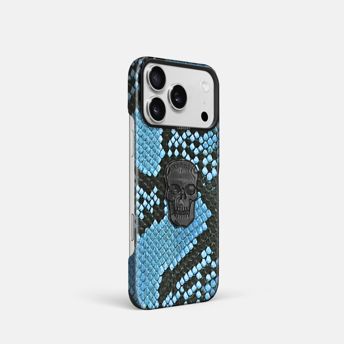Classic Case With Carbon Skull For iPhone 18 Pro In Deluxe Python -2 | Pacific-Blue-Black