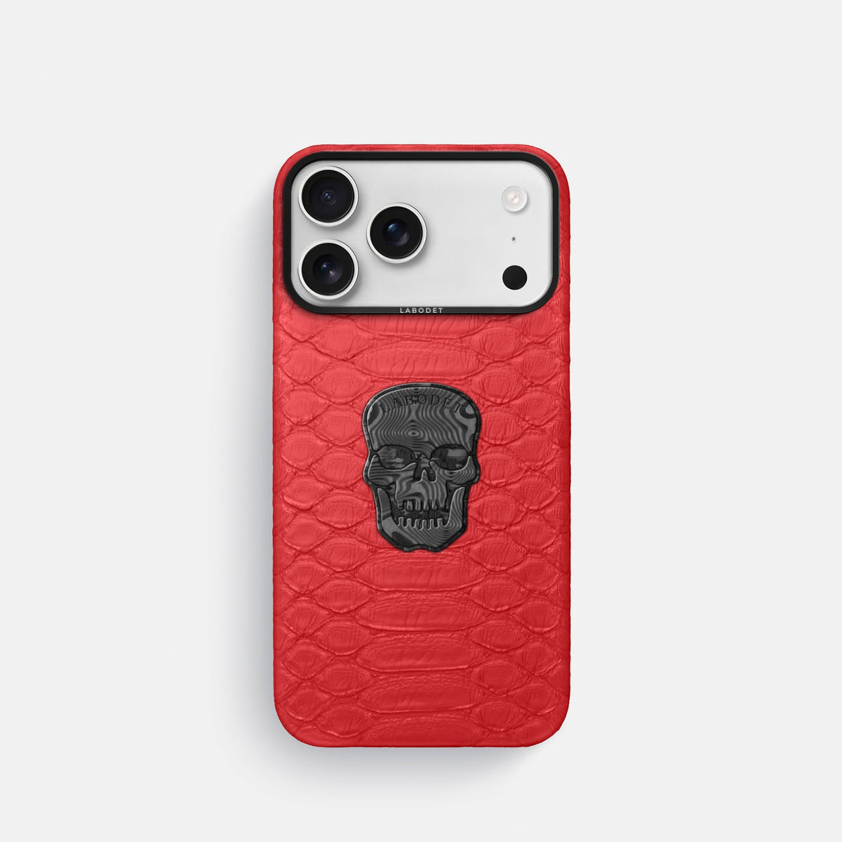 Classic Case With Carbon Skull For iPhone 18 Pro In Python -1 | Red-Black