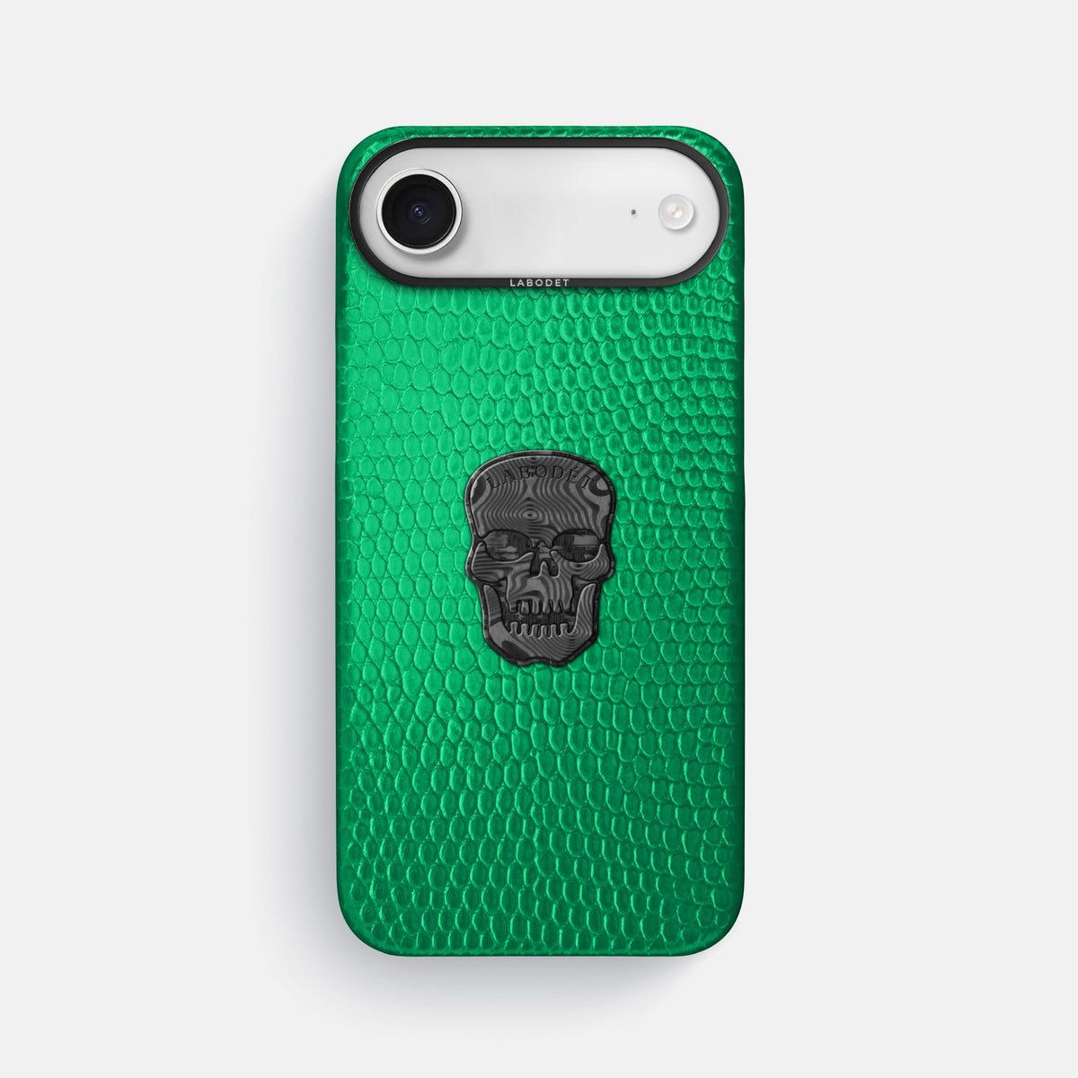 Classic Case With Carbon Skull For iPhone 17 Air In Lizard
