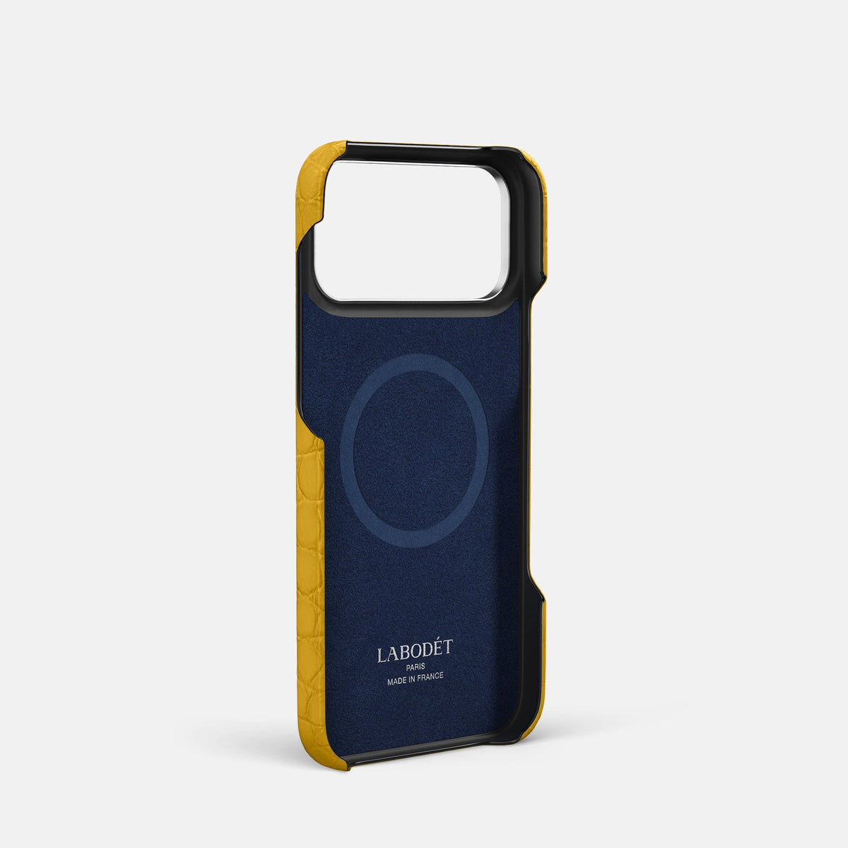 Classic Case With Carbon Skull For iPhone 18 Pro In Alligator -4 | Yellow-Steel