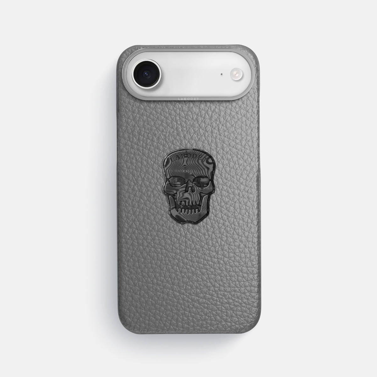 Classic Case With Carbon Skull For iPhone 17 Air In Calf -1 | Souris-Steel