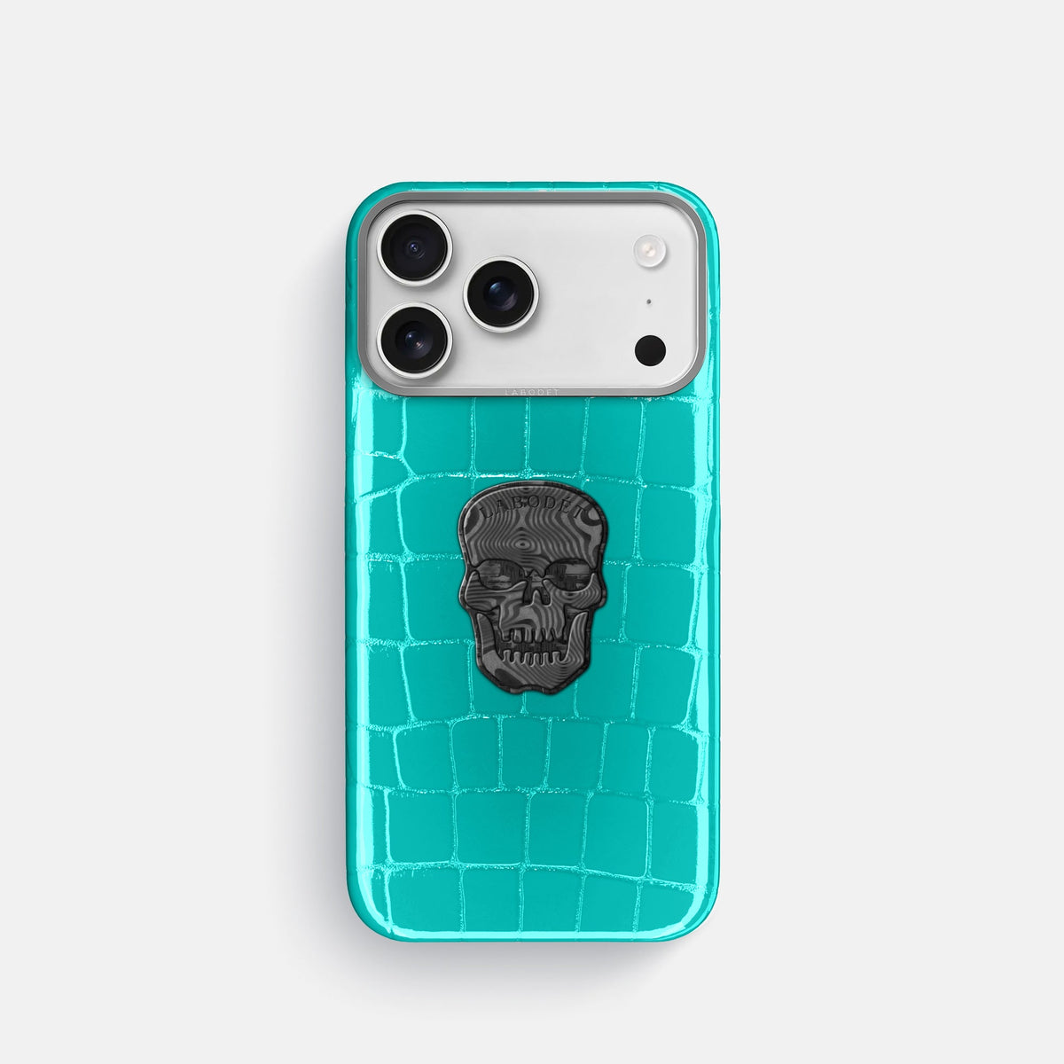 Classic Case With Carbon Skull For iPhone 18 Pro In Shiny Alligator -1 | Mint-Steel