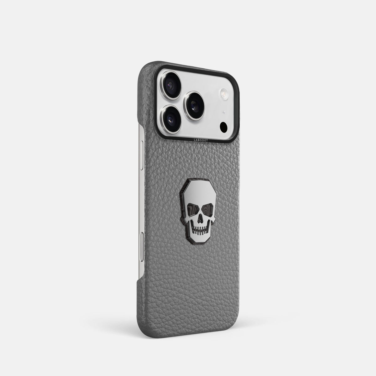 Classic Case With Titanium Skull For iPhone 18 Pro In Calf -2 | Souris-Black