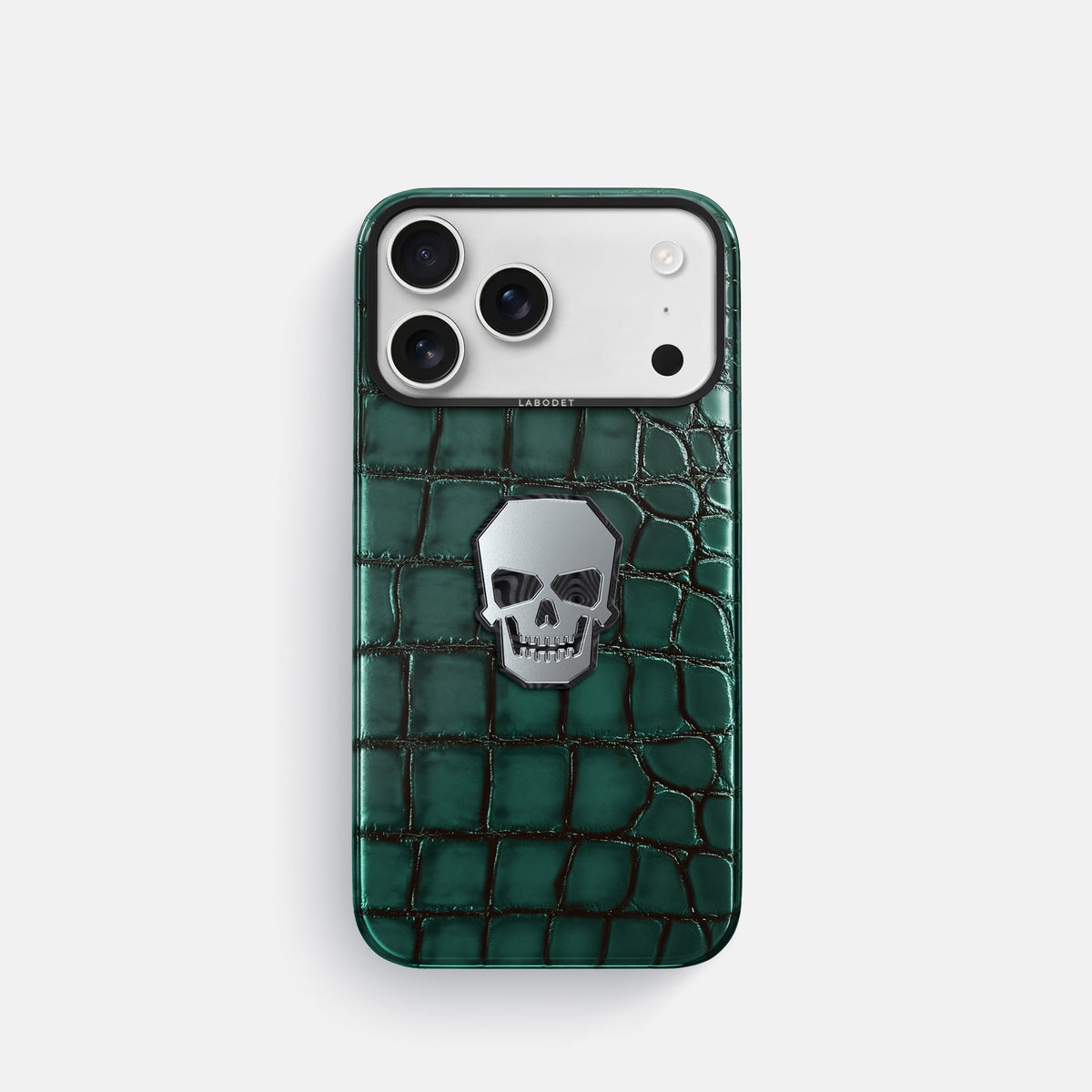Classic Case With Titanium Skull For iPhone 18 Pro In Patina Alligator -1 | Green-Black