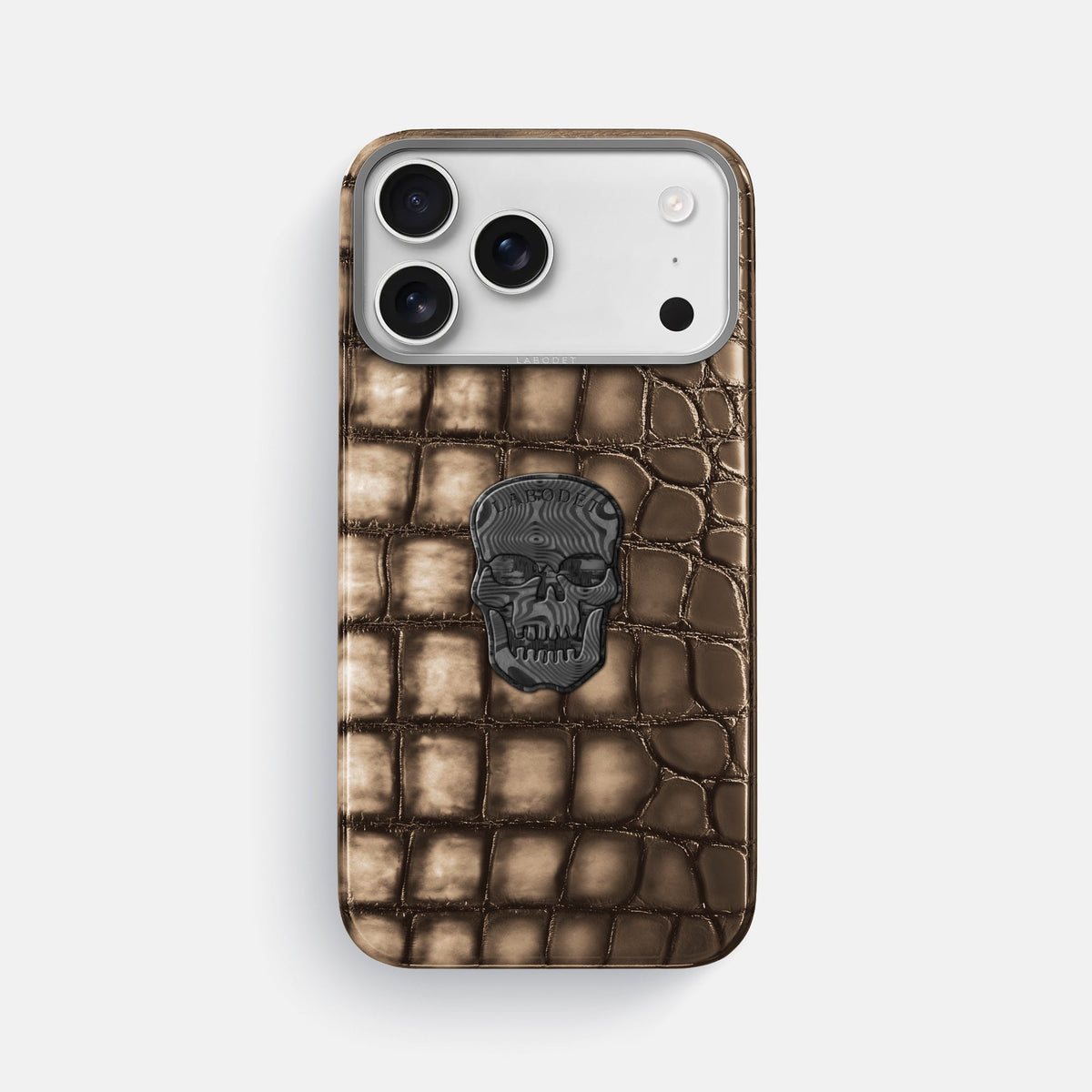 Classic Case With Carbon Skull For iPhone 18 Pro Max In Patina Alligator -1 | Etoupe-Steel