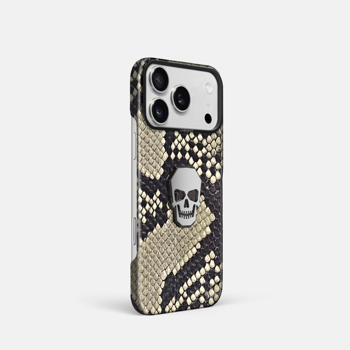 Classic Case With Titanium Skull For iPhone 18 Pro In Deluxe Python -2 | Savannah-Black
