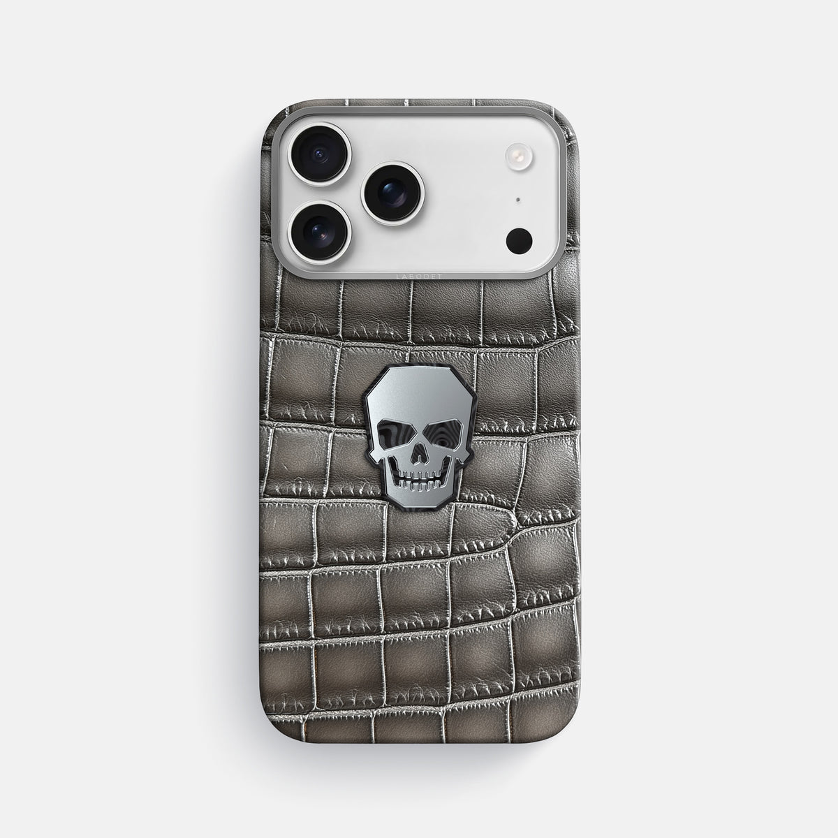 Classic Case With Titanium Skull For iPhone 17 Pro Max In Patina Alligator -1 | Grey-Steel