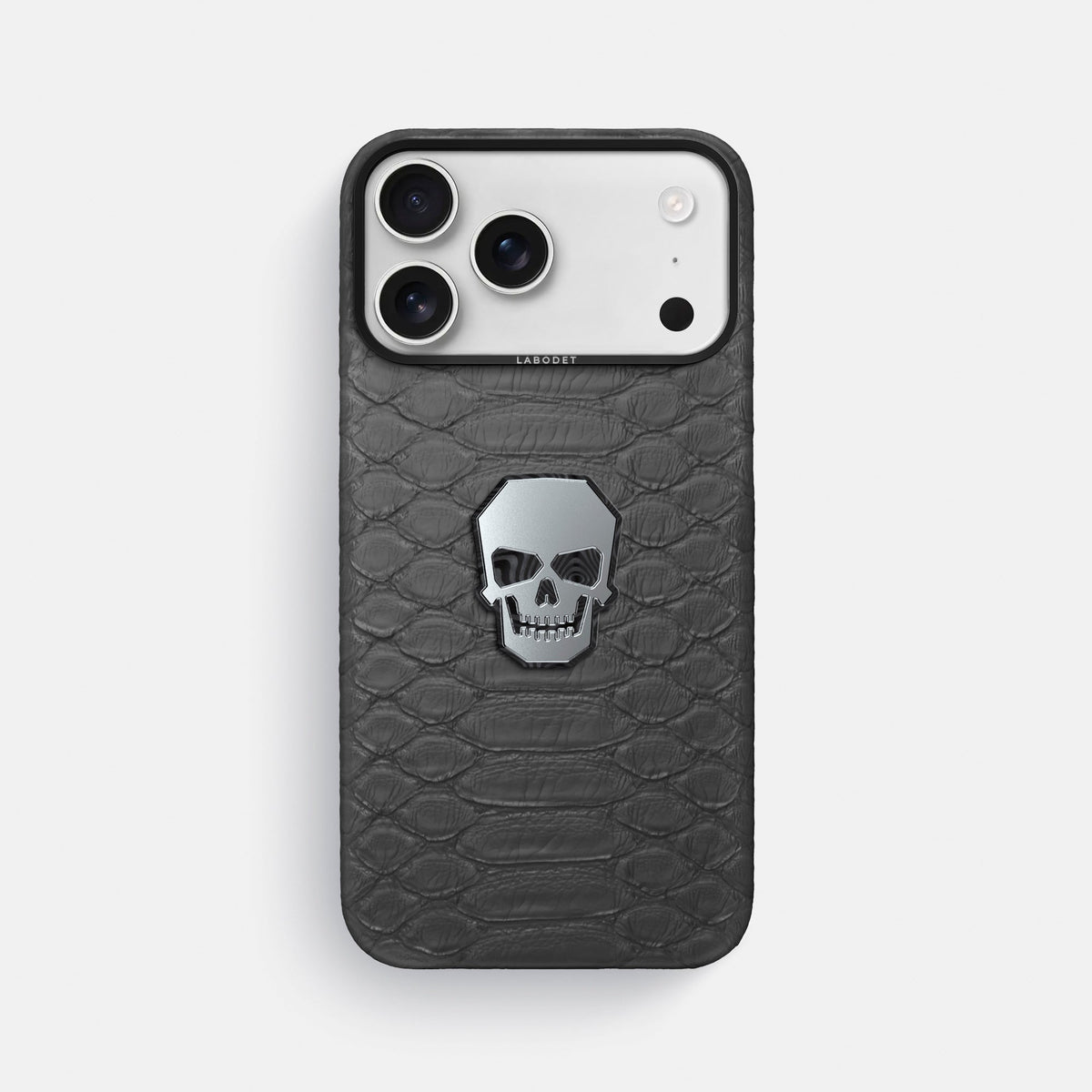 Classic Case With Titanium Skull For iPhone 18 Pro Max In Python -1 | Grey-Black
