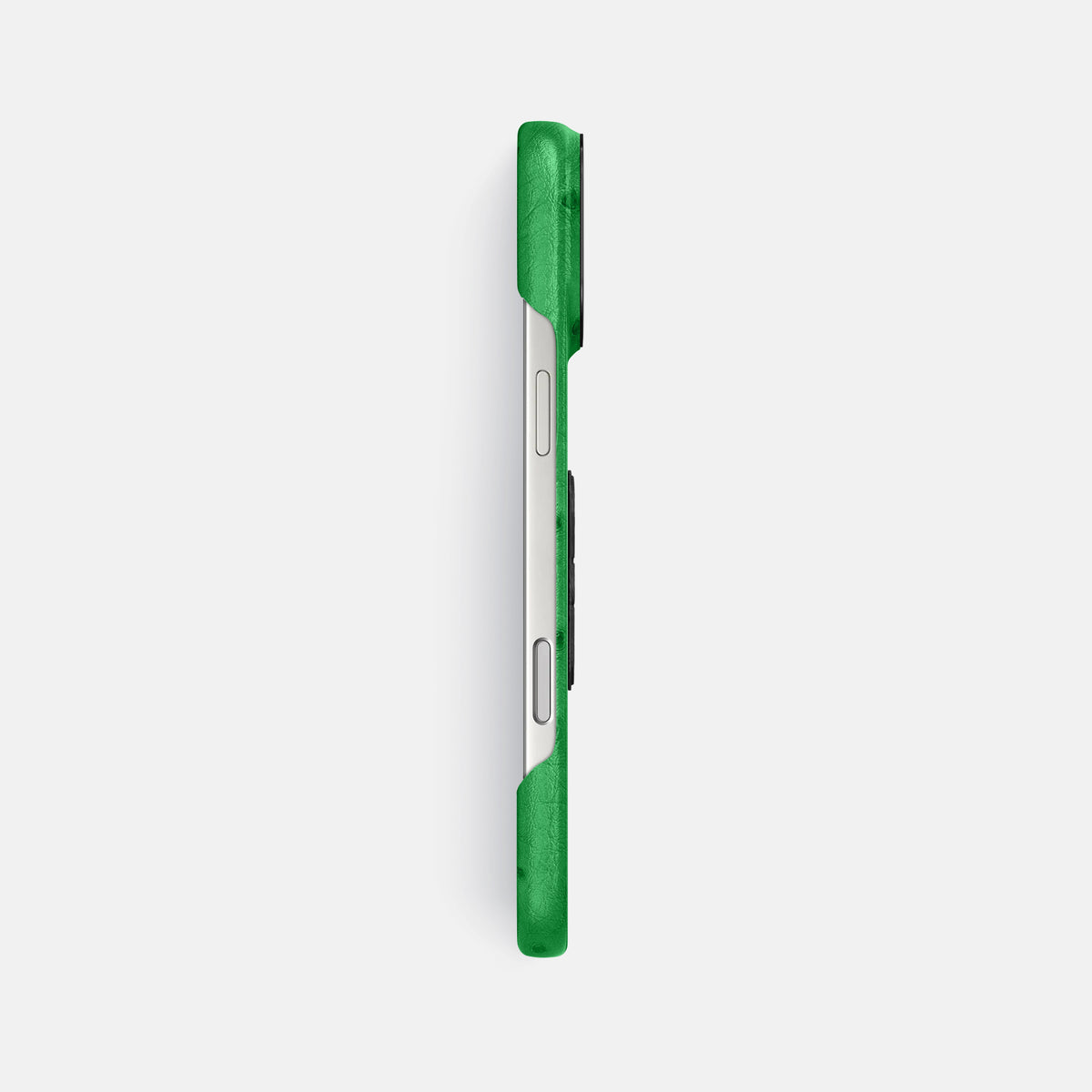 Classic Case With Carbon Skull For iPhone 17 Pro Max In Ostrich -3 | Kentucky-Green-Black