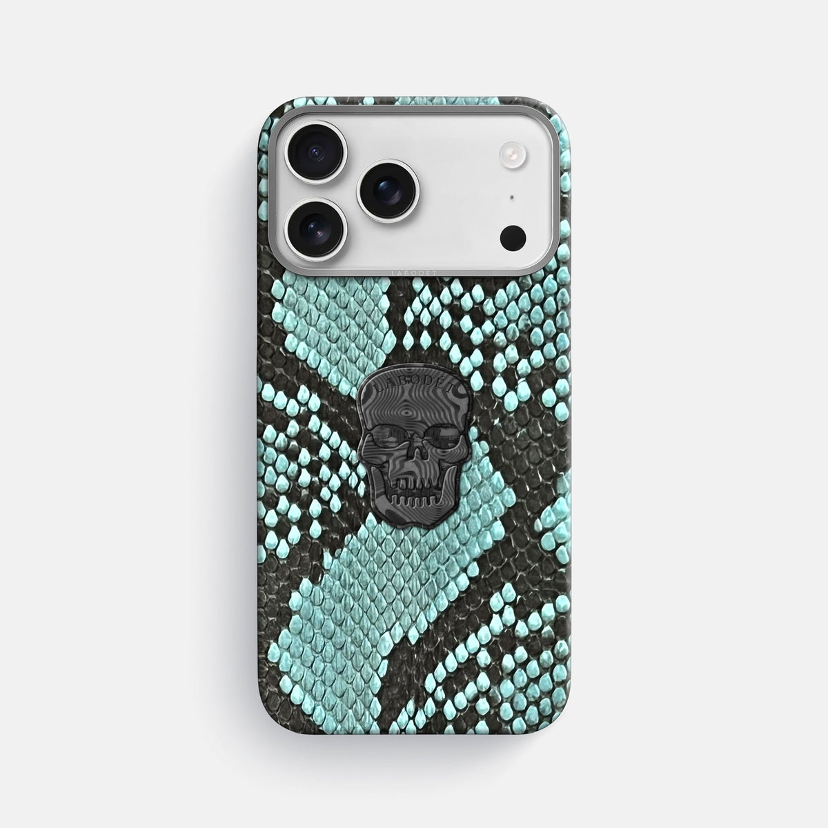 Classic Case With Carbon Skull For iPhone 18 Pro Max In Deluxe Python -1 | Blue-Lagoon-Steel