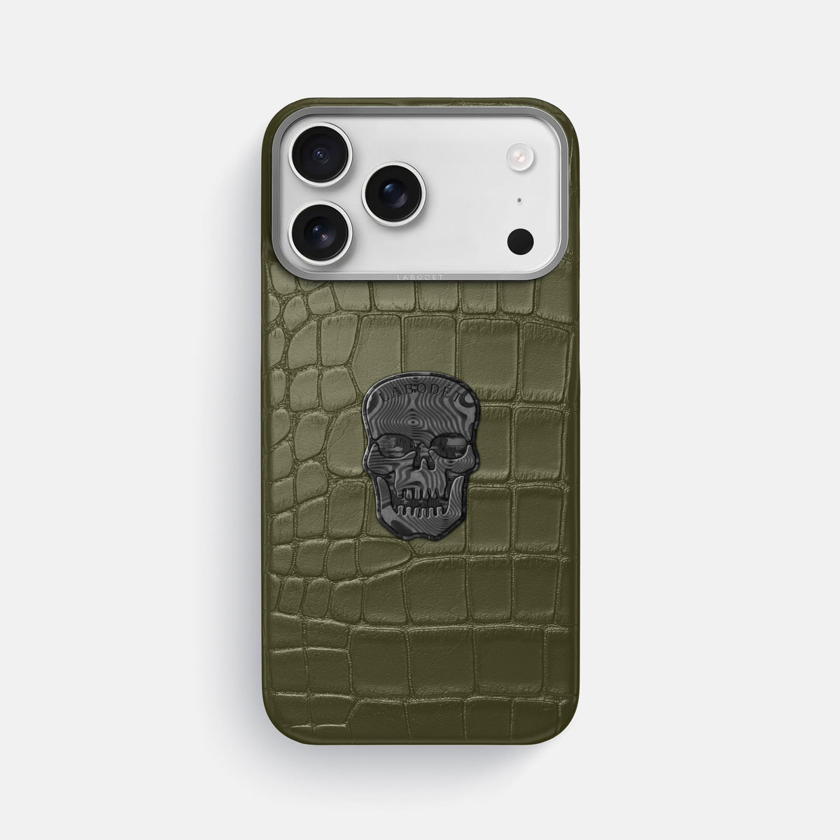 Classic Case With Carbon Skull For iPhone 18 Pro Max In Alligator -1 | Kaki-Green-Steel