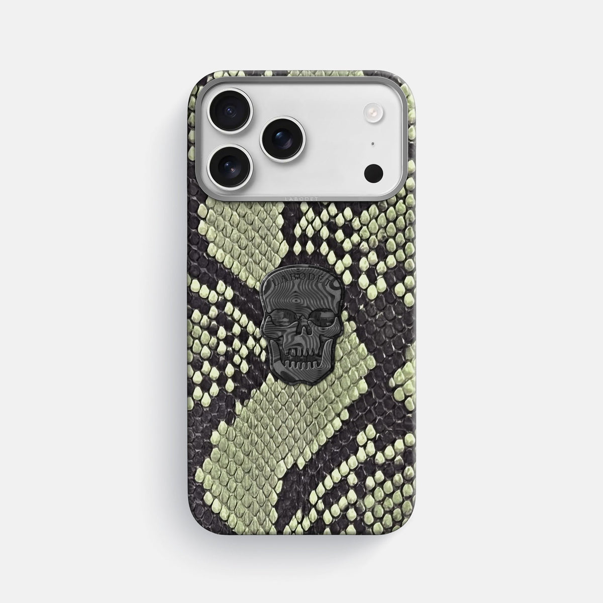 Classic Case With Carbon Skull For iPhone 18 Pro Max In Deluxe Python -1 | Army-Green-Steel
