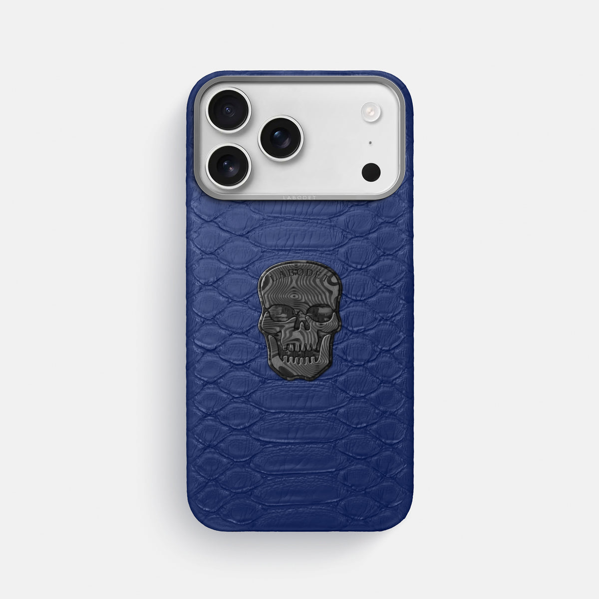 Classic Case With Carbon Skull For iPhone 17 Pro Max In Python -1 | Royal-Blue-Steel