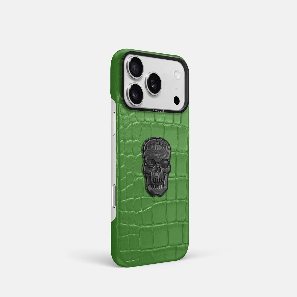 Classic Case With Carbon Skull For iPhone 18 Pro In Alligator -2 | Apple-Green-Black