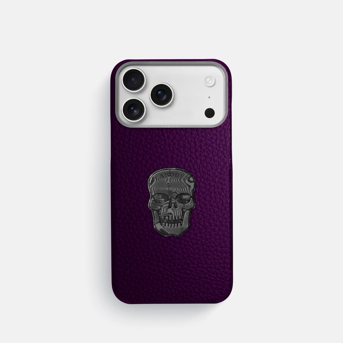 Classic Case With Carbon Skull For iPhone 18 Pro In Calf -1 | Violet-Steel