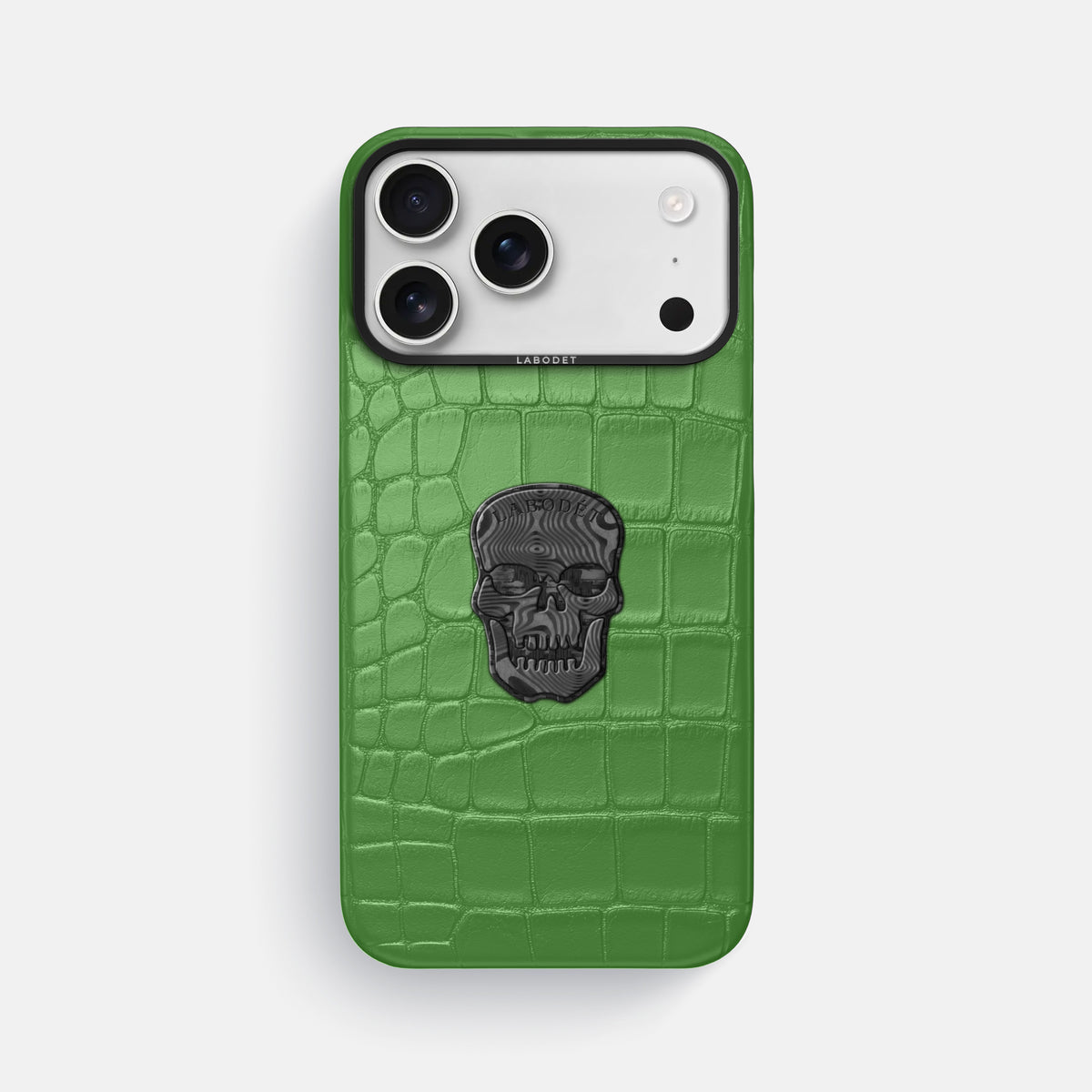 Classic Case With Carbon Skull For iPhone 17 Pro Max In Alligator -1 | Apple-Green-Black