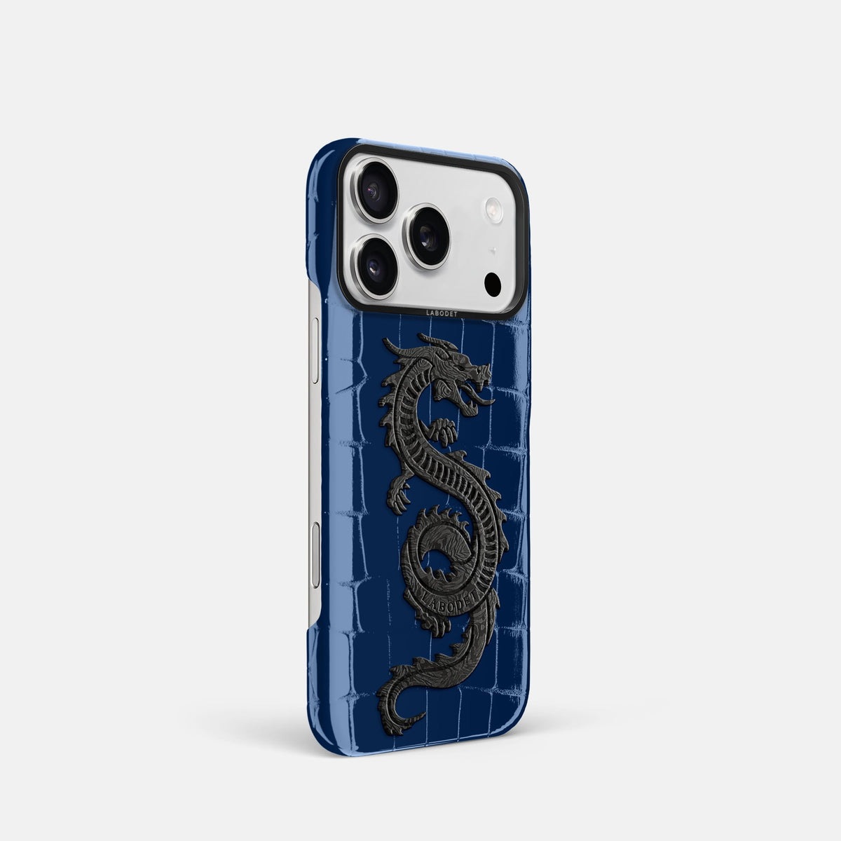 Classic Case With Carbon Dragon For iPhone 18 Pro In Shiny Alligator -2 | Mediterranean-Black
