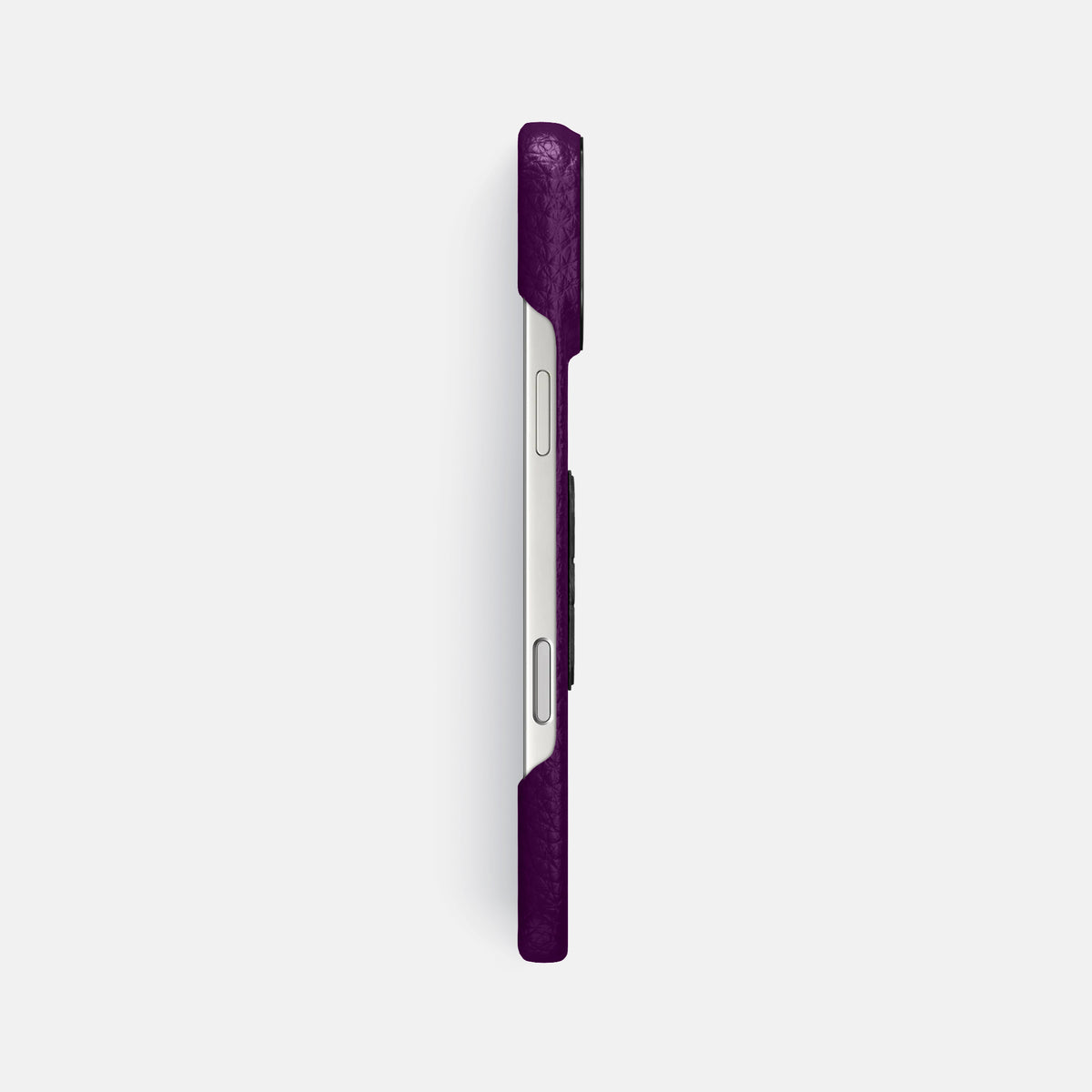 Classic Case With Carbon Skull For iPhone 17 Pro Max In Calf -3 | Violet-Black