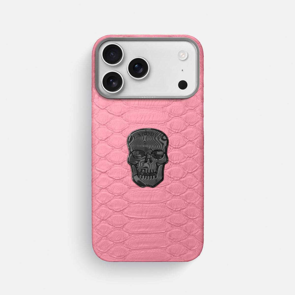 Classic Case With Carbon Skull For iPhone 17 Pro Max In Python -1 | Pink-Steel