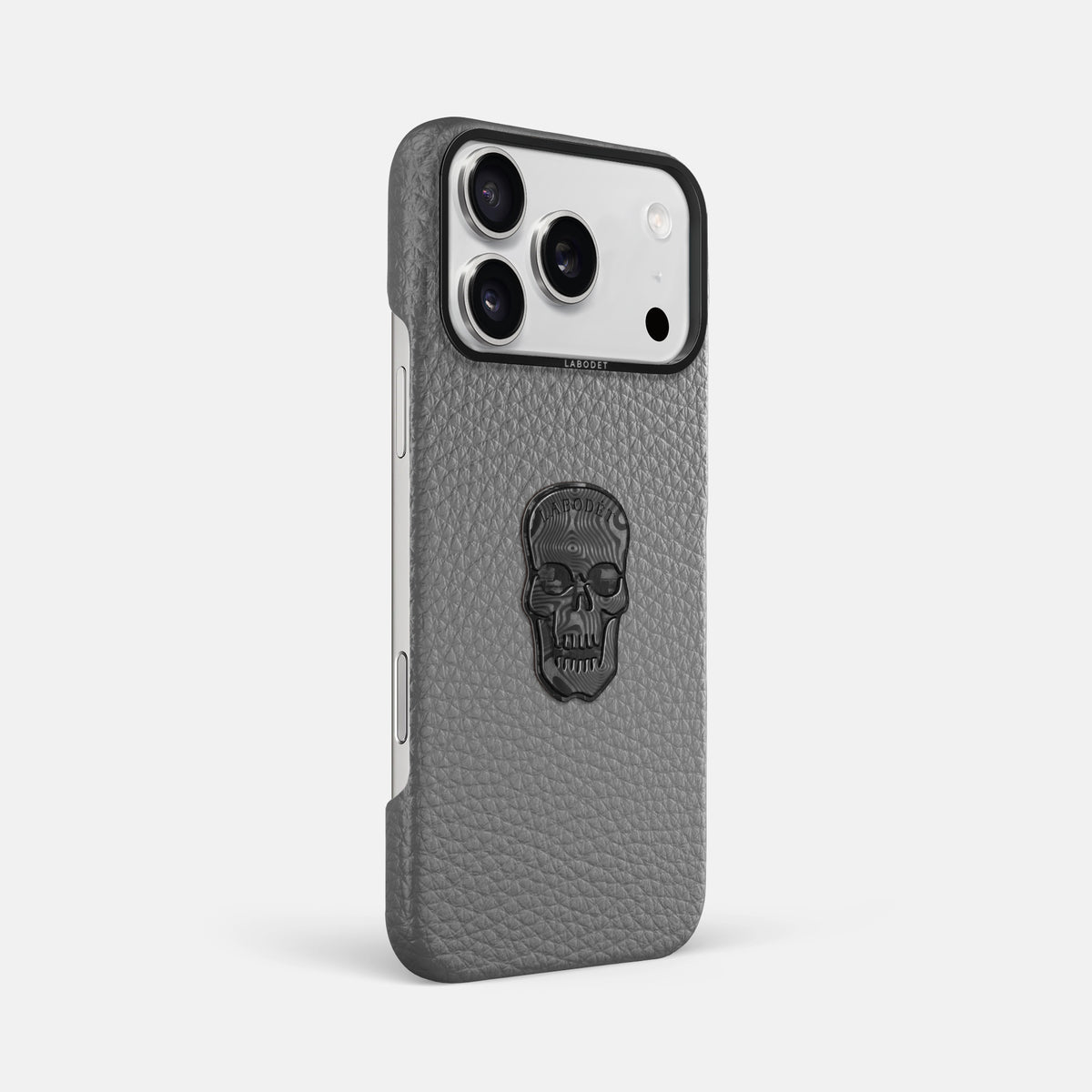 Classic Case With Carbon Skull For iPhone 17 Pro Max In Calf -2 | Souris-Black