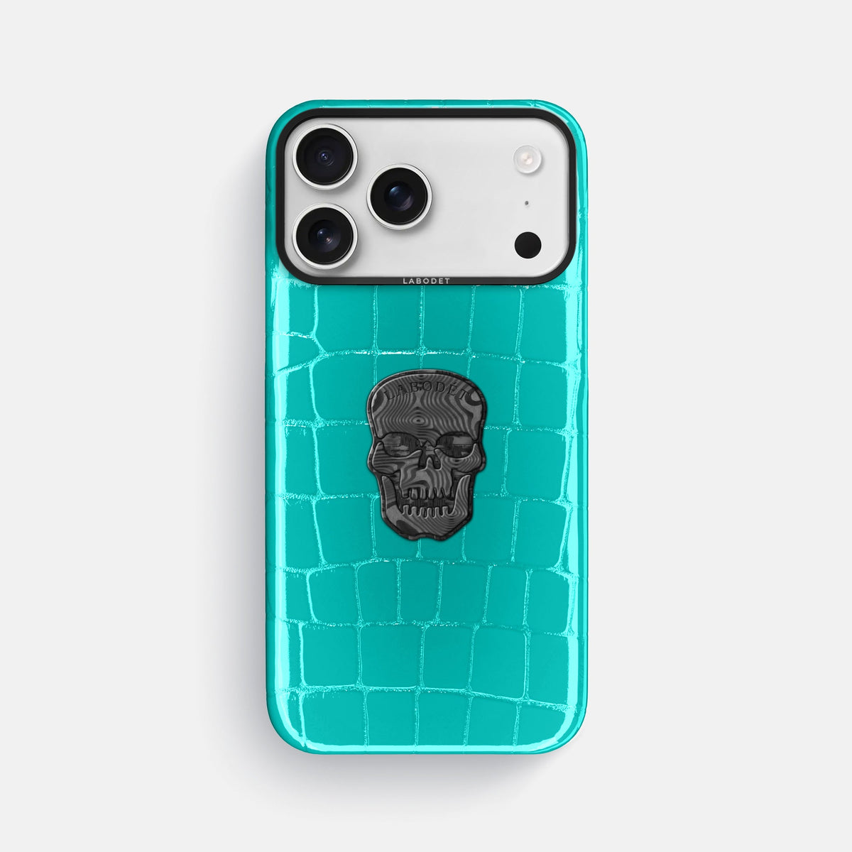 Classic Case With Carbon Skull For iPhone 18 Pro Max In Shiny Alligator -1 | Mint-Black