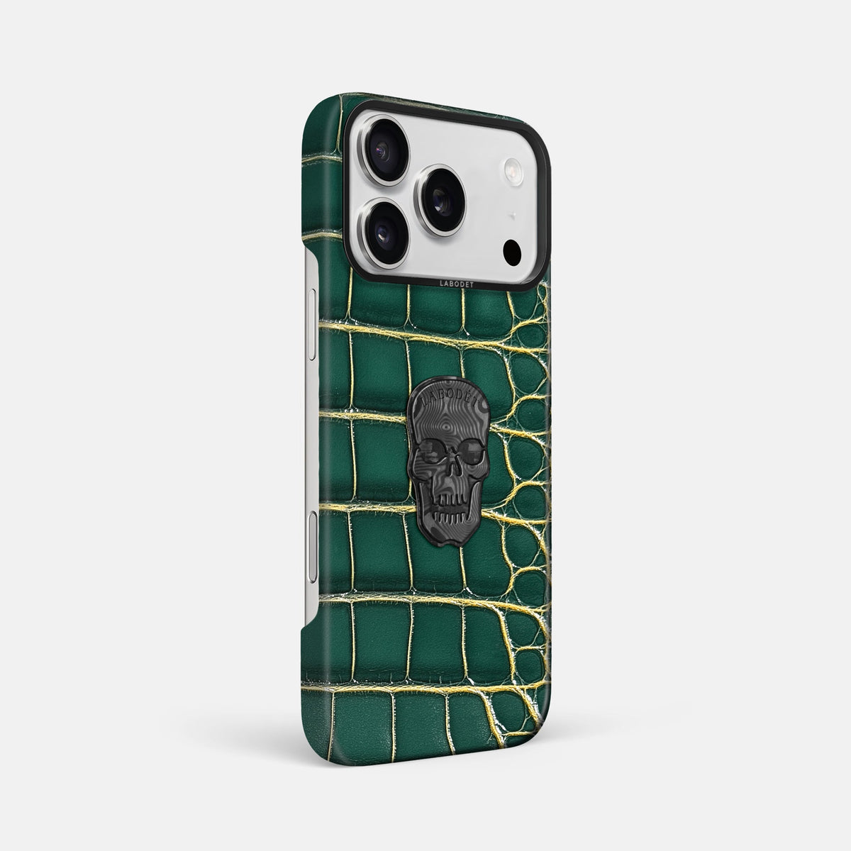 Classic Case With Carbon Skull For iPhone 18 Pro Max In Patina Alligator -2 | Cambridge-Black