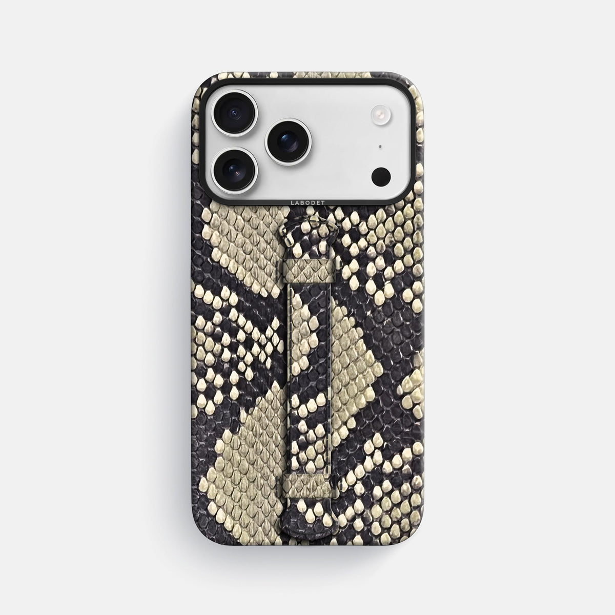Center Handle For iPhone 18 Pro Max In Deluxe Python -1 | Savannah-Black