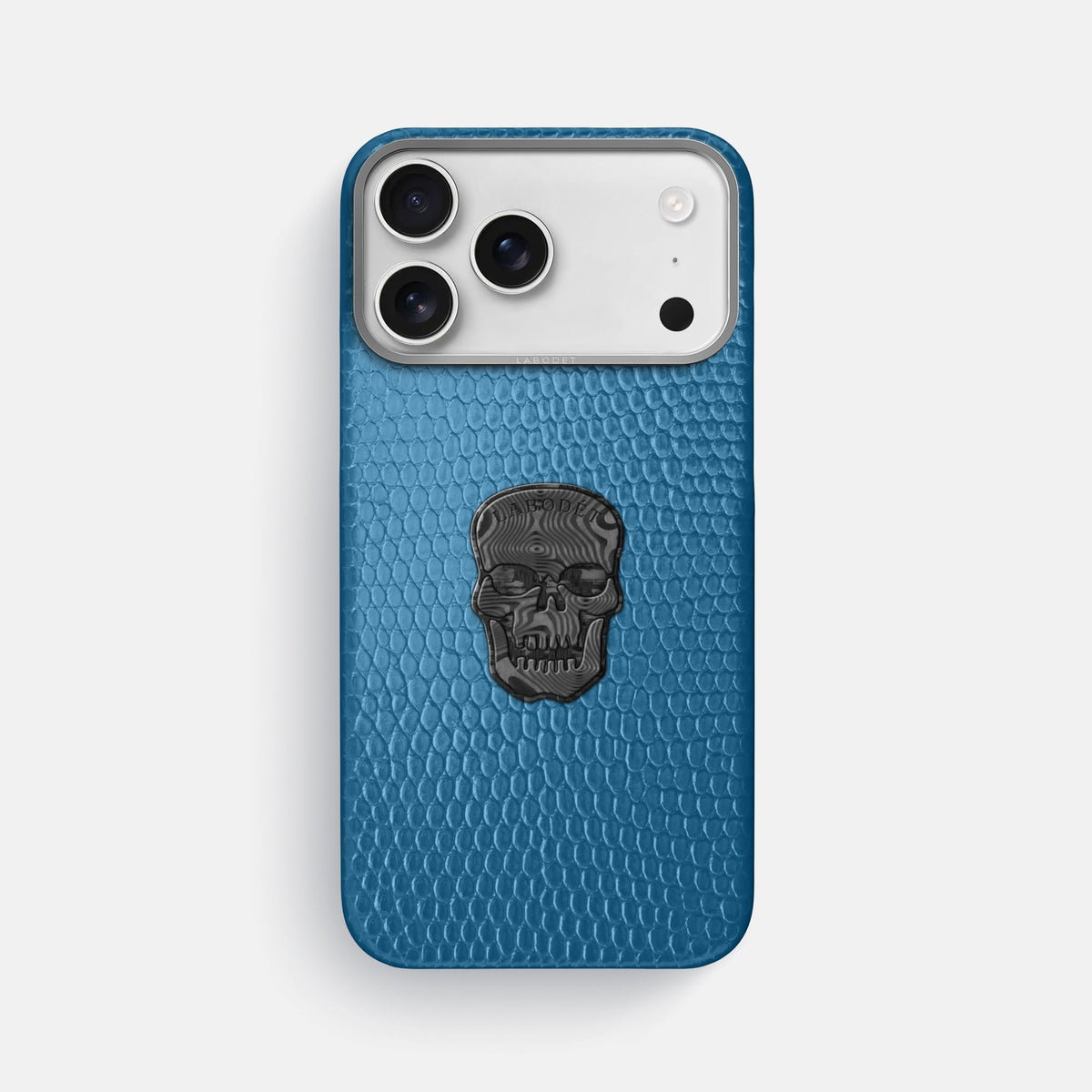 Classic Case With Carbon Skull For iPhone 18 Pro Max In Lizard -1 | Blue-Steel