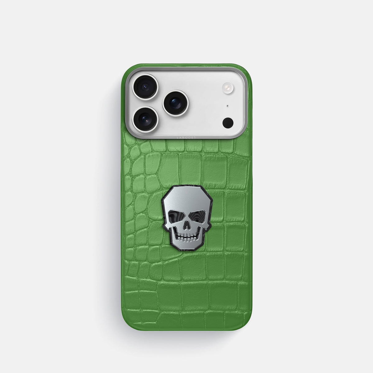 Classic Case With Titanium Skull For iPhone 18 Pro In Alligator -1 | Apple-Green-Steel