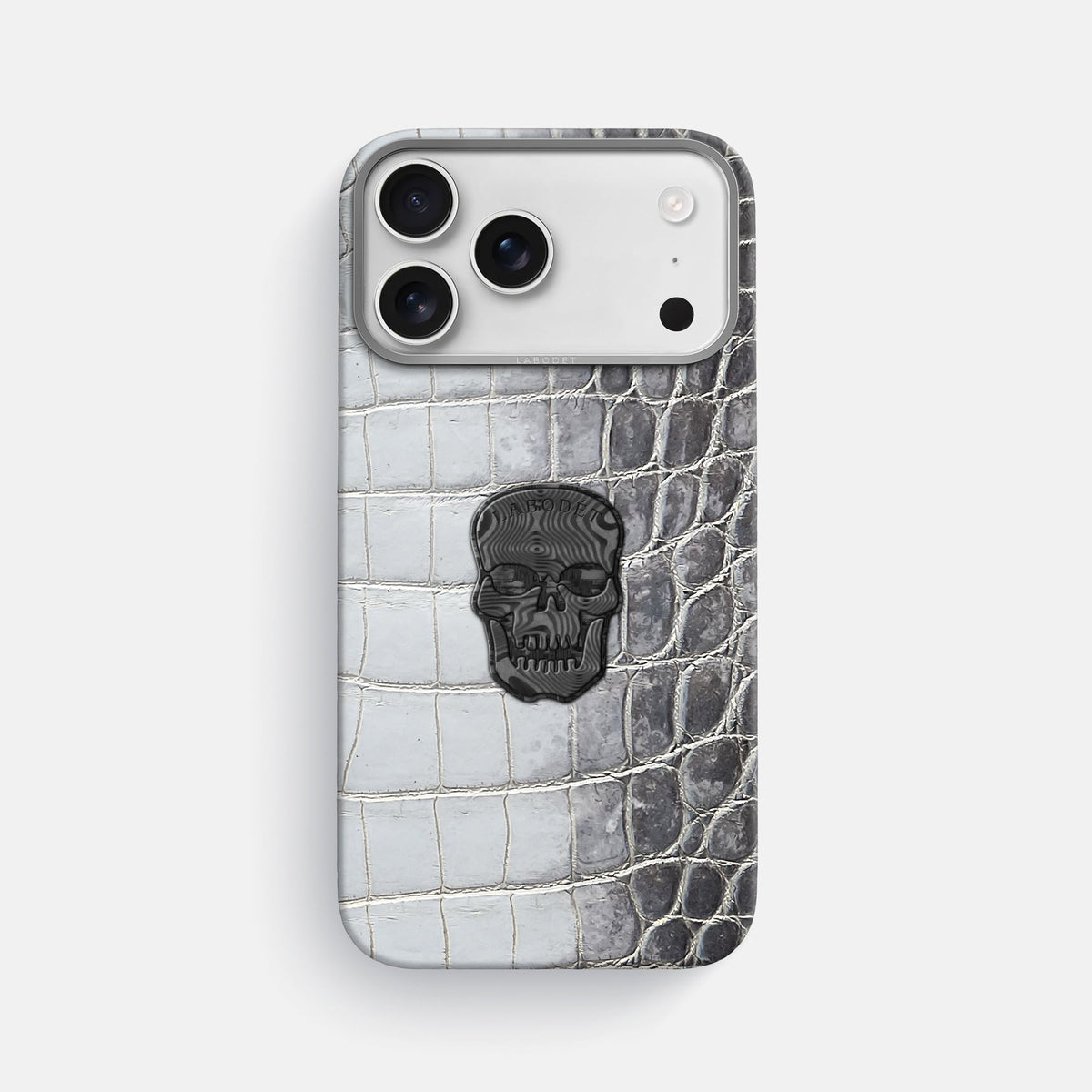 Classic Case With Carbon Skull For iPhone 18 Pro Max In Himalayan Crocodile -1 | Silver-Steel