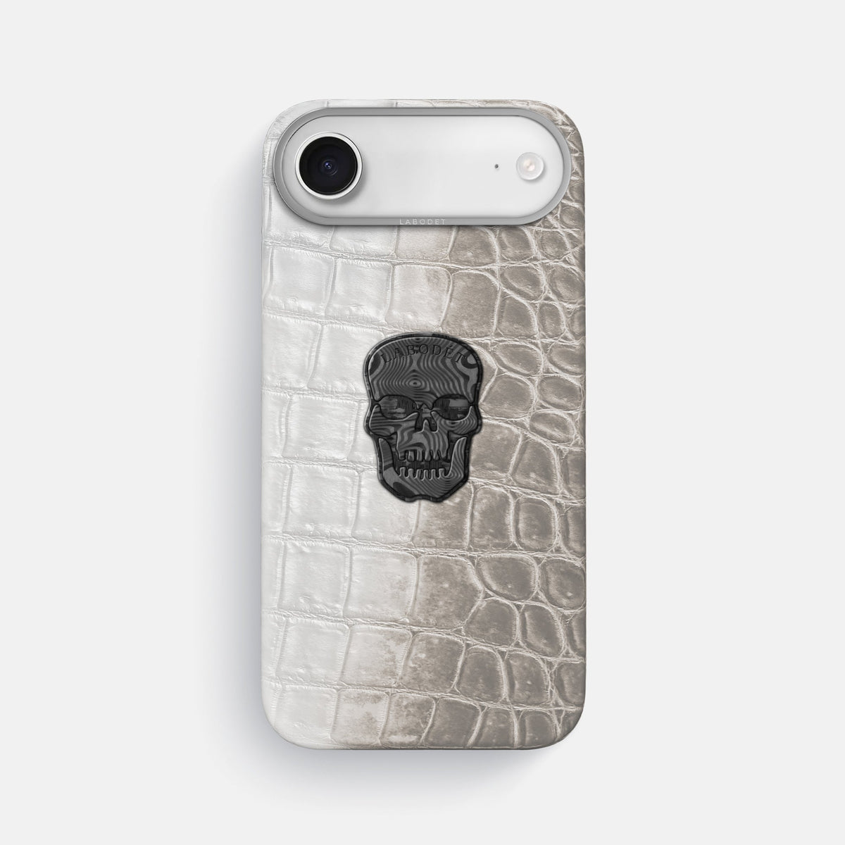 Classic Case With Carbon Skull For iPhone 17 Air In Himalayan Crocodile