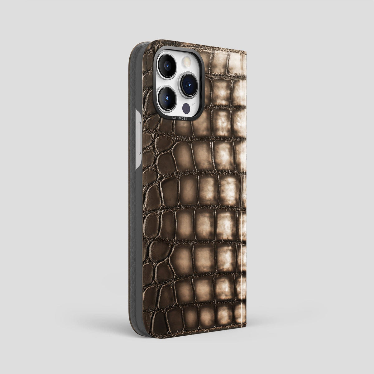 Etoupe iPhone 15 Pro Max Folio Magsafe Case Patina Alligator with Black Metal -1 | Etoupe-Black