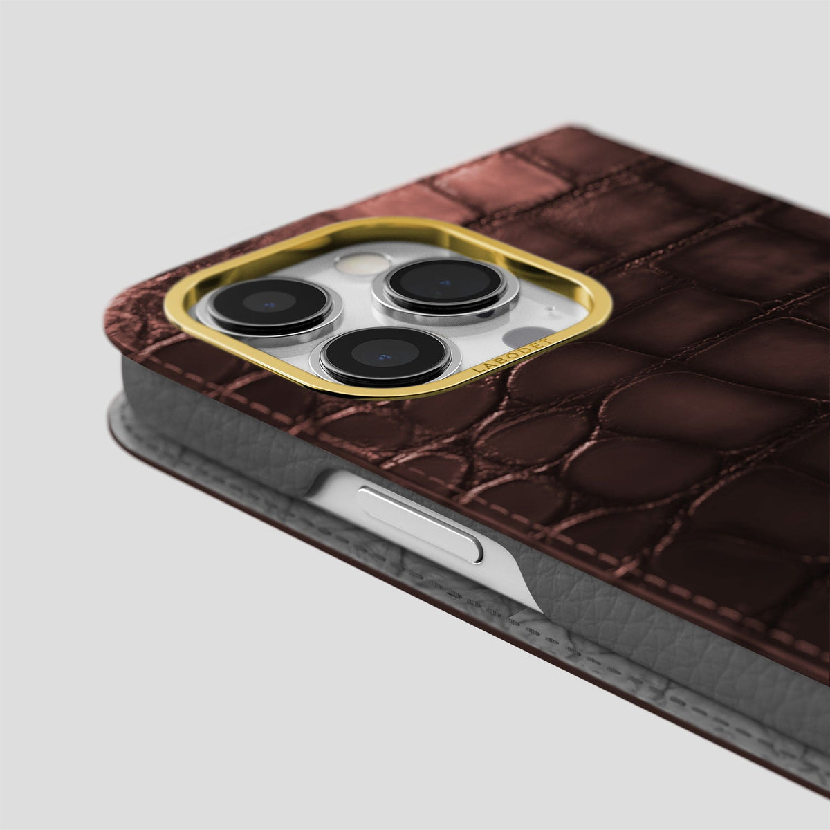 Grape-Wine iPhone 15 Pro Max Folio Magsafe Case Patina Alligator with Gold Metal -5 | Grape-Wine-Gold